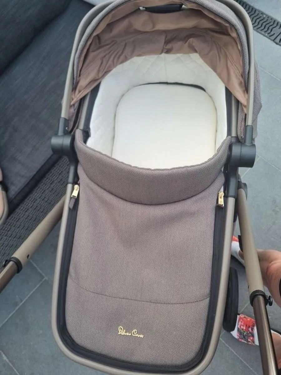 Silver Cross Reef Pram - Image 3