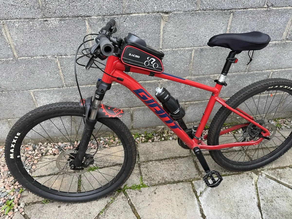 Giant Talon 2 2021 Mountain Bike - Image 1