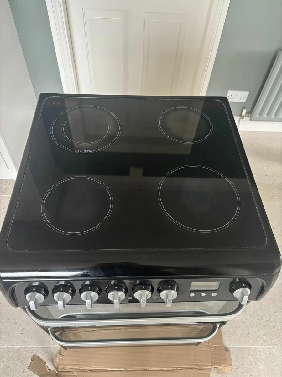 Hotpoint free standing double oven cooker - Image 1