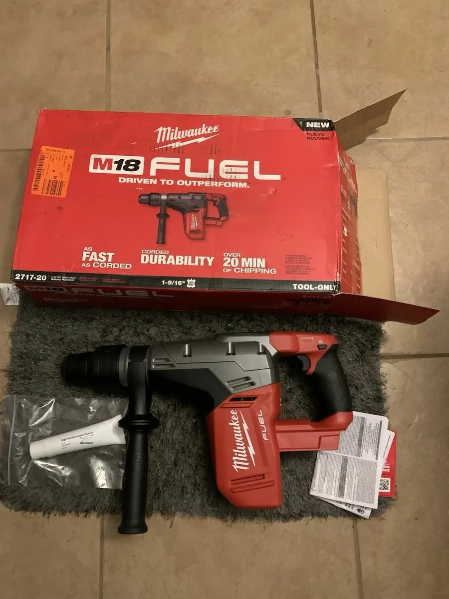 Milwaukee 2717-20 M18 FUEL 1-9/16" SDS Max Rotary - Image 1