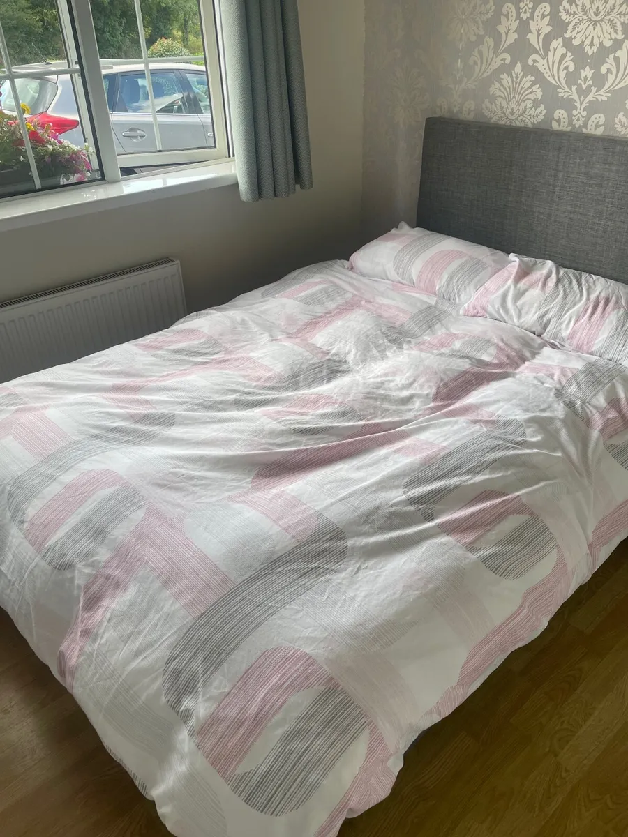 Double bed - Image 2