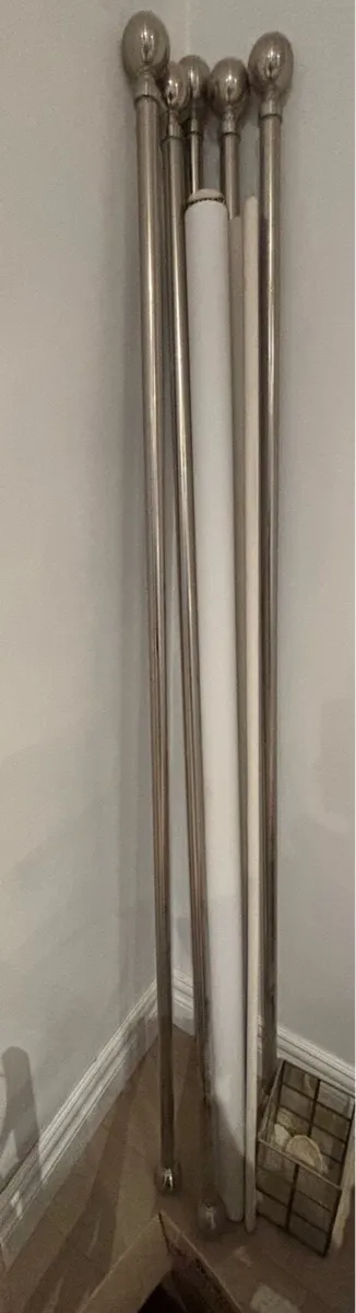 Extendable curtain poles - Image 2
