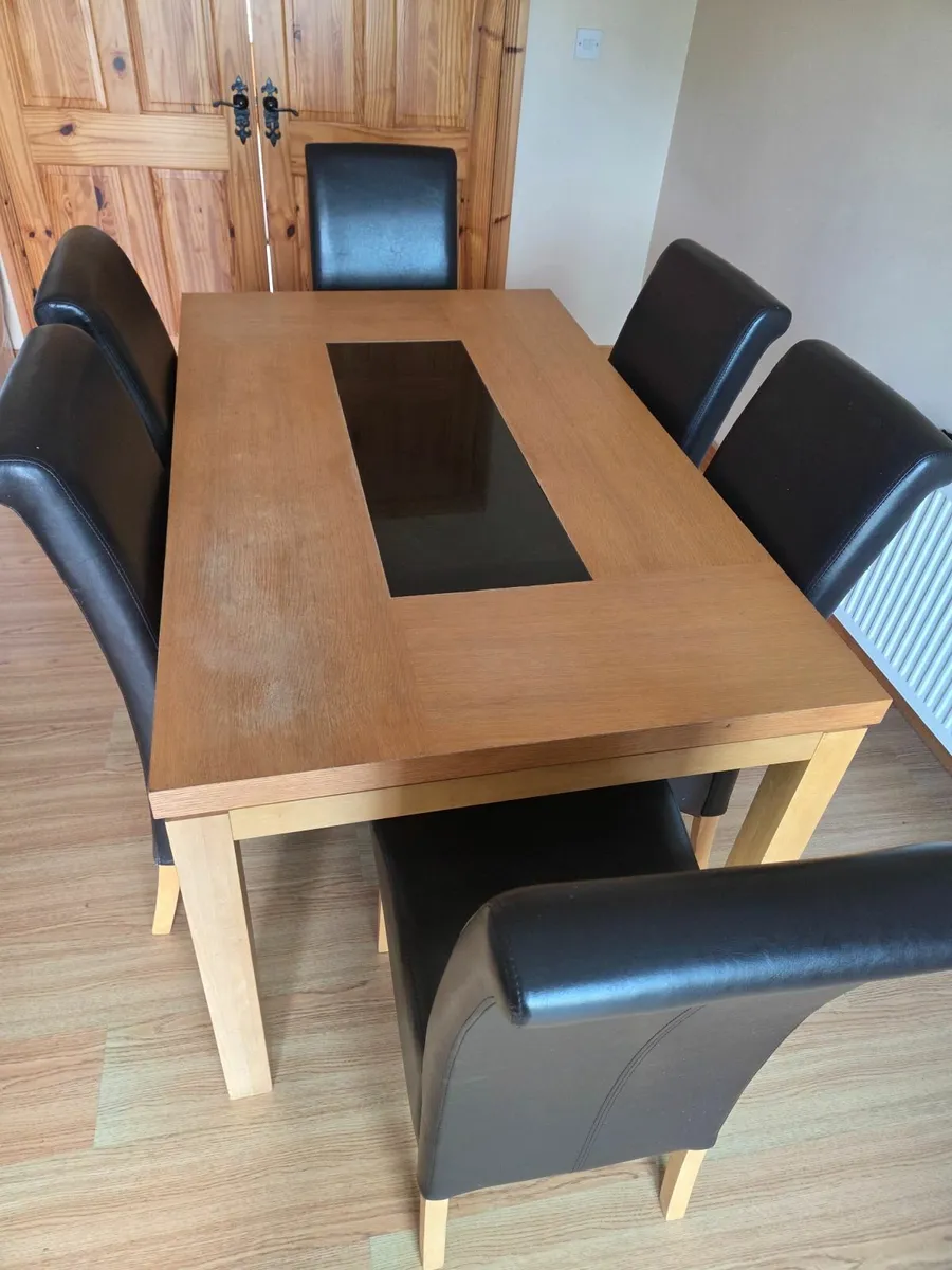 Kichen Table and 6 chairs