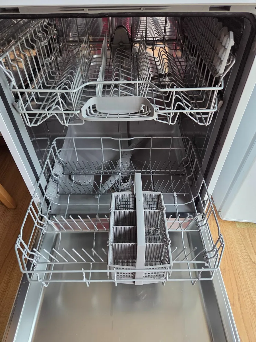 Bosch Dishwasher - Image 4