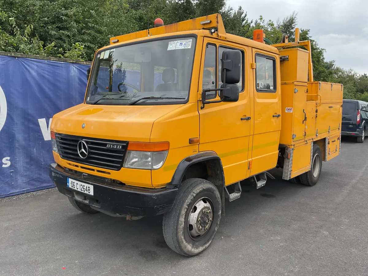 2008 Mercedes-Benz  Truck For Auction - Image 1