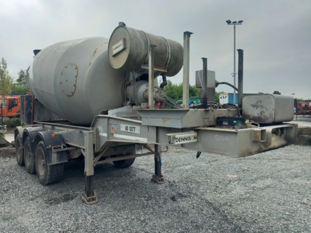 2004 Dennison Concrete Mixing Trailer For Auction - Image 2