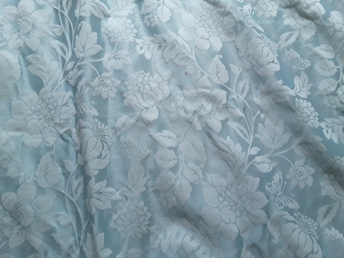 Lovely new condition large blue vintage drapes - Image 3