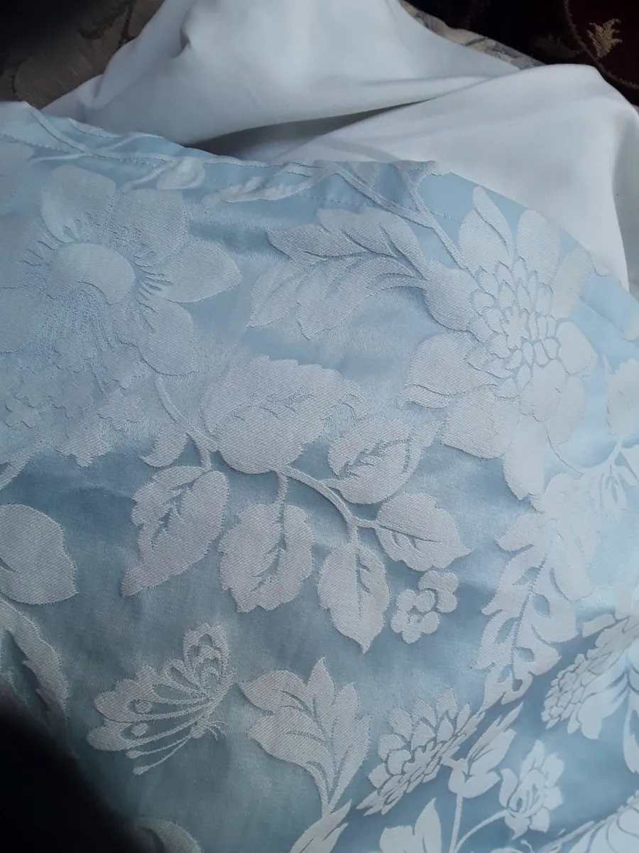 Lovely new condition large blue vintage drapes - Image 4