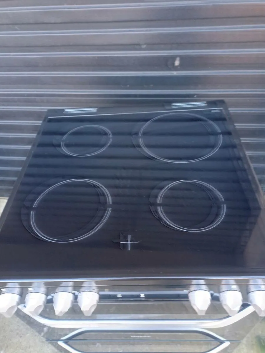 New Free standing 600 electric cooker - Image 3