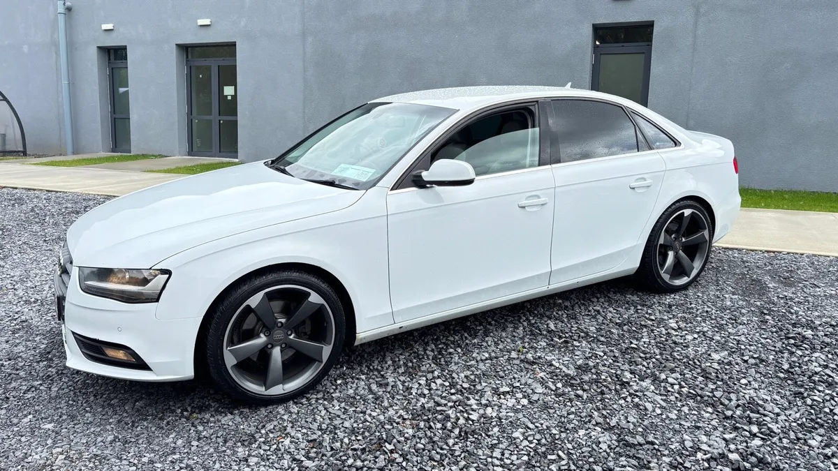 Audi a4 2013 2.0tdi se technic Sat nav - Image 3