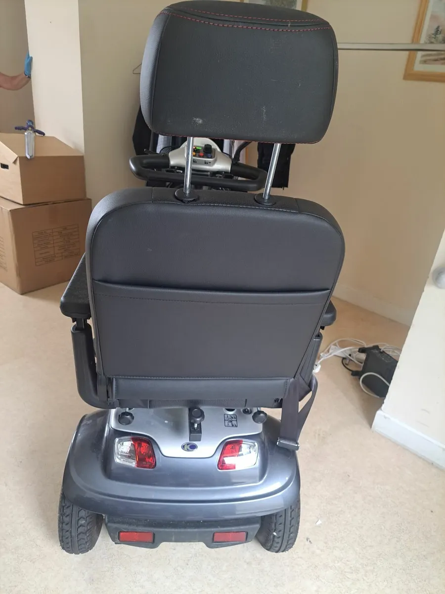 Mobility scooter - Image 1