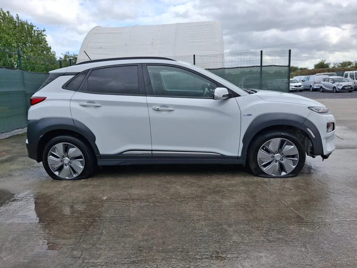 201 Hyundai Kona  64kw  Ev  Auto - Image 4