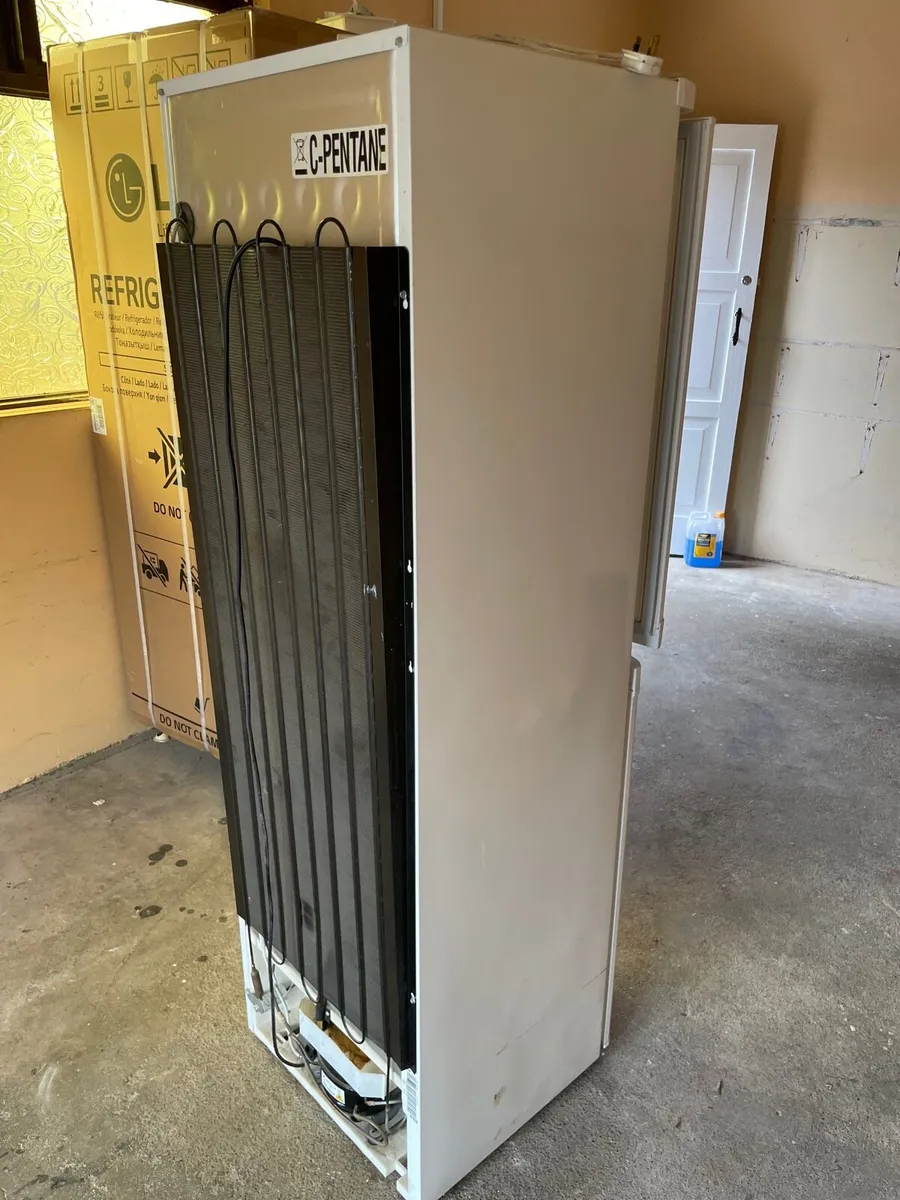 First edition fridge & freezer hotpoint - Image 4