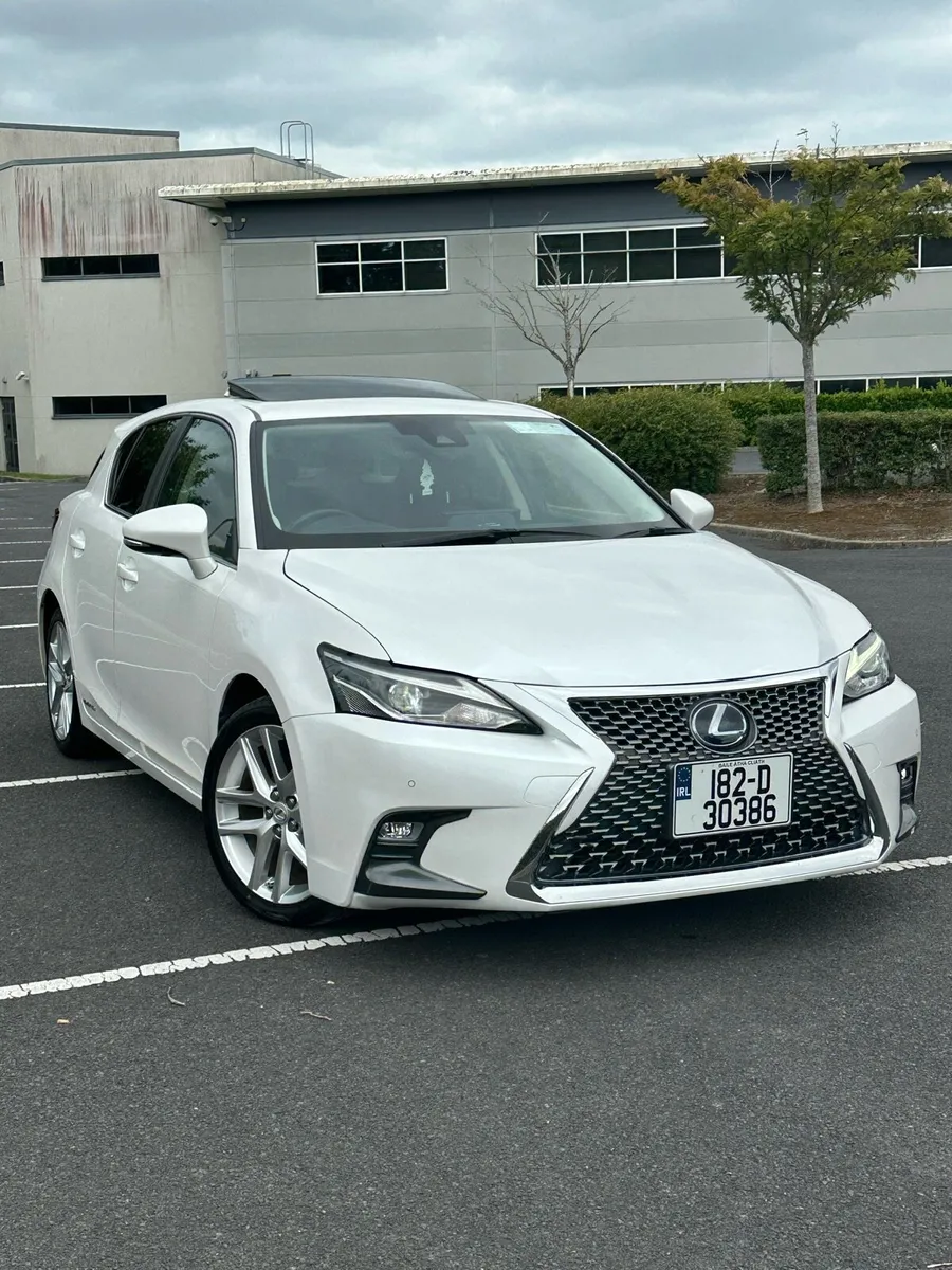 18/2 LEXUS CT200H LIKE NEW 1.8 PETROL/HYBRID - Image 1