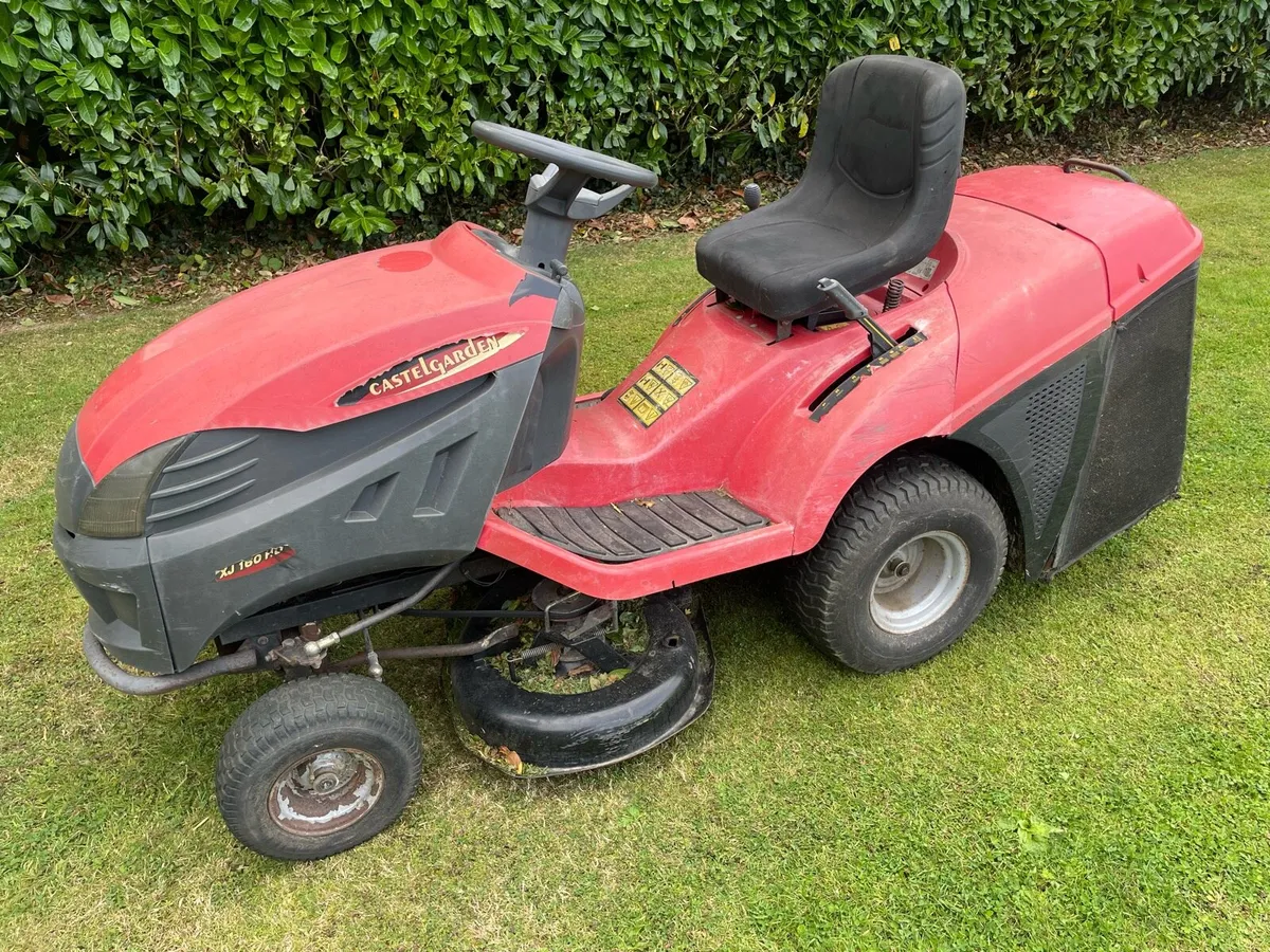 Castle garden ride on mower - Image 1