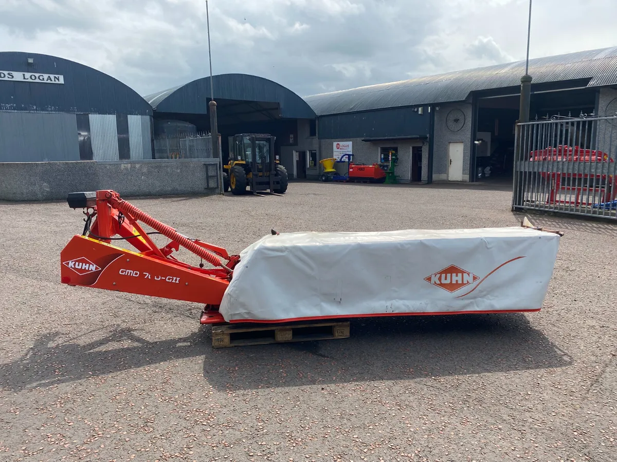 Kuhn GMD700 GII Disc Mower - Image 1
