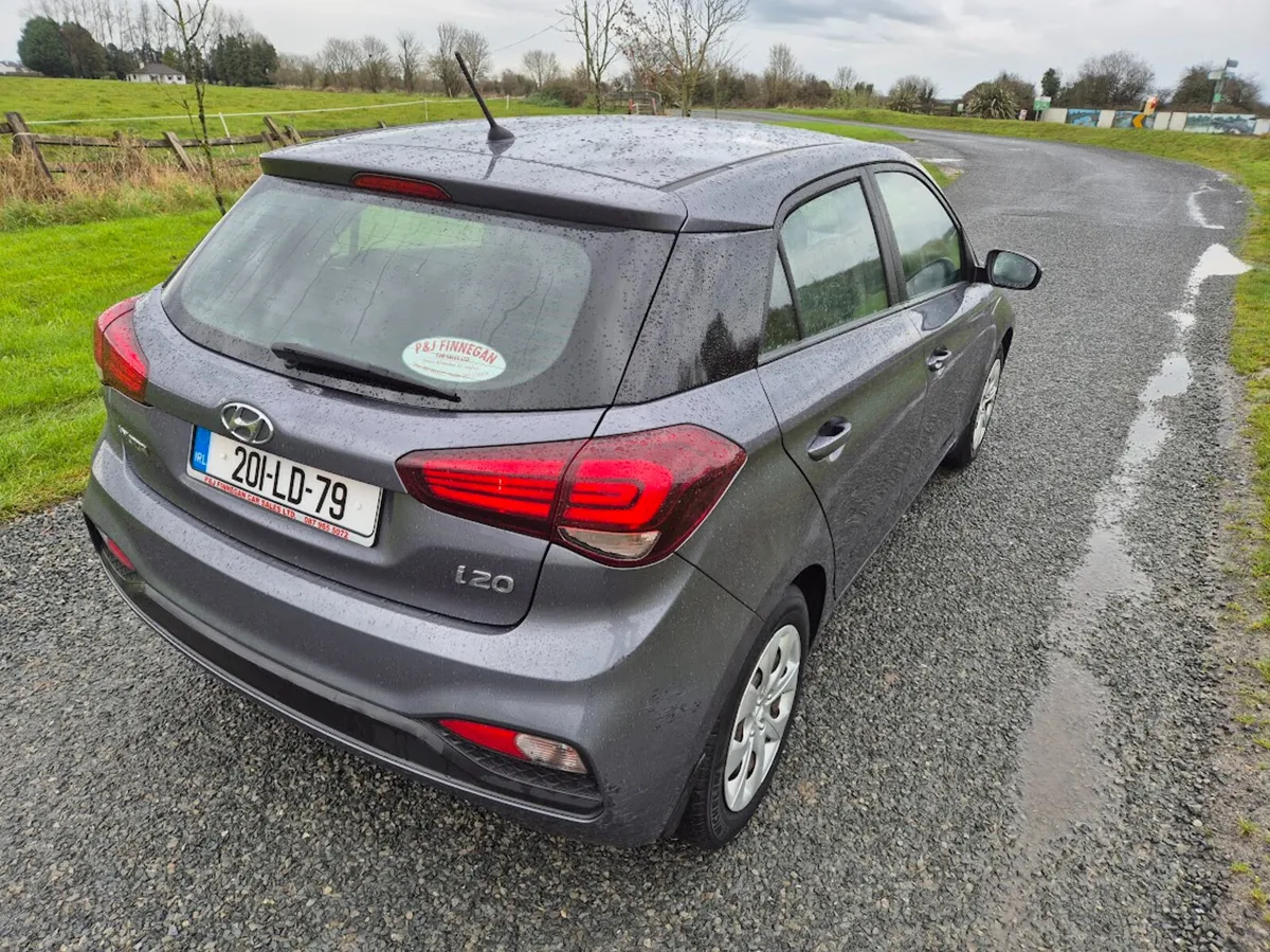 201 Hyundai i20 ACTIVE CLASSIC 5DR - Image 4
