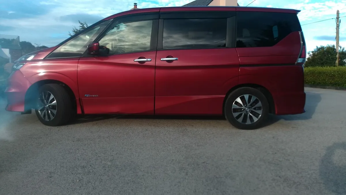 Nissan Serena - Image 2