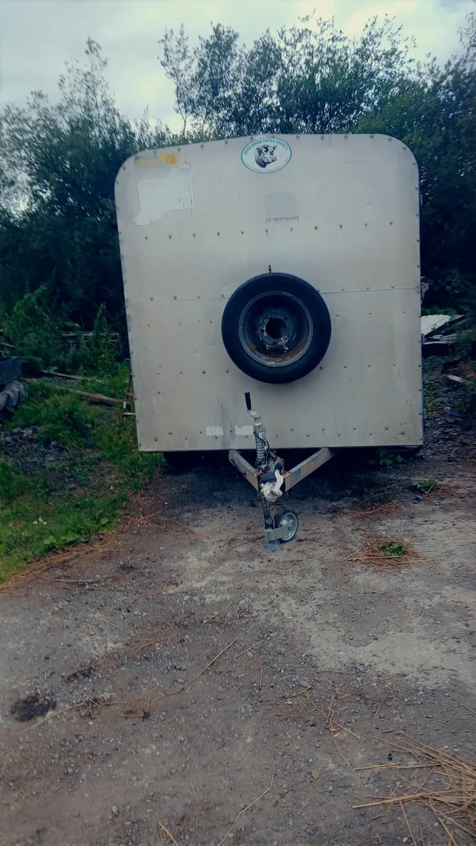 Cattle Box - Image 3