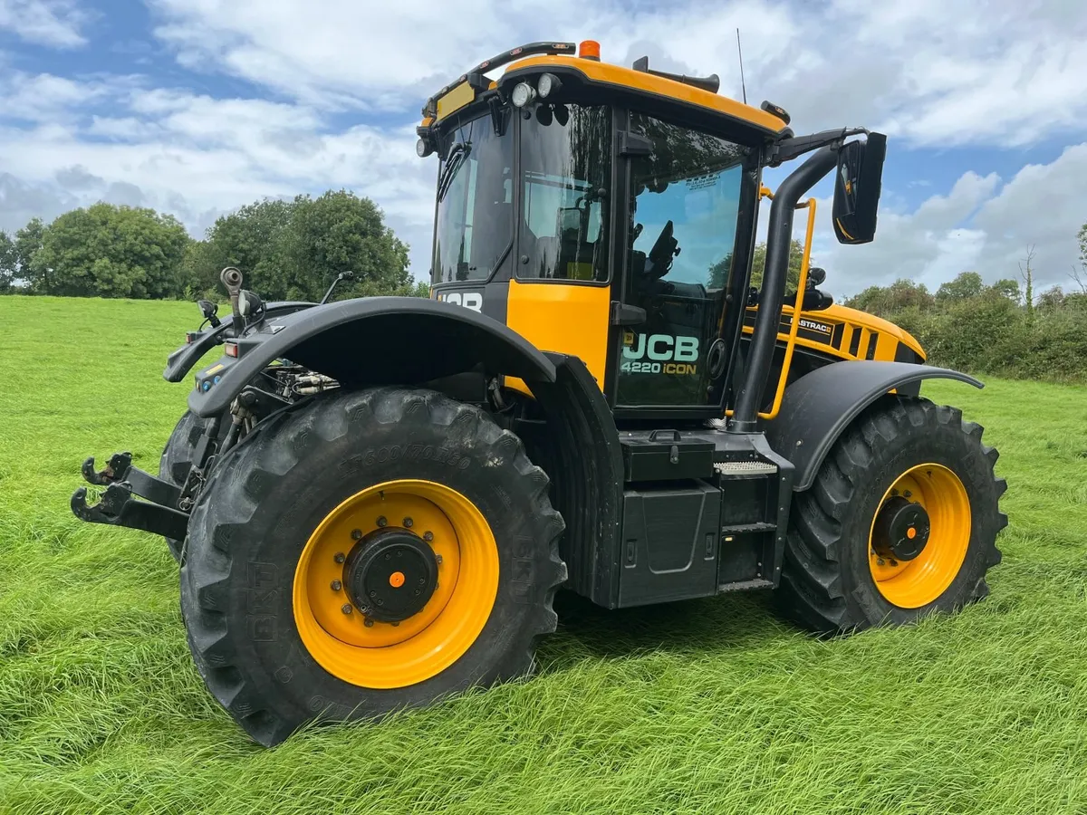 JCB Fastrac 4220 icon @ Russell Fastraxx Ltd - Image 3