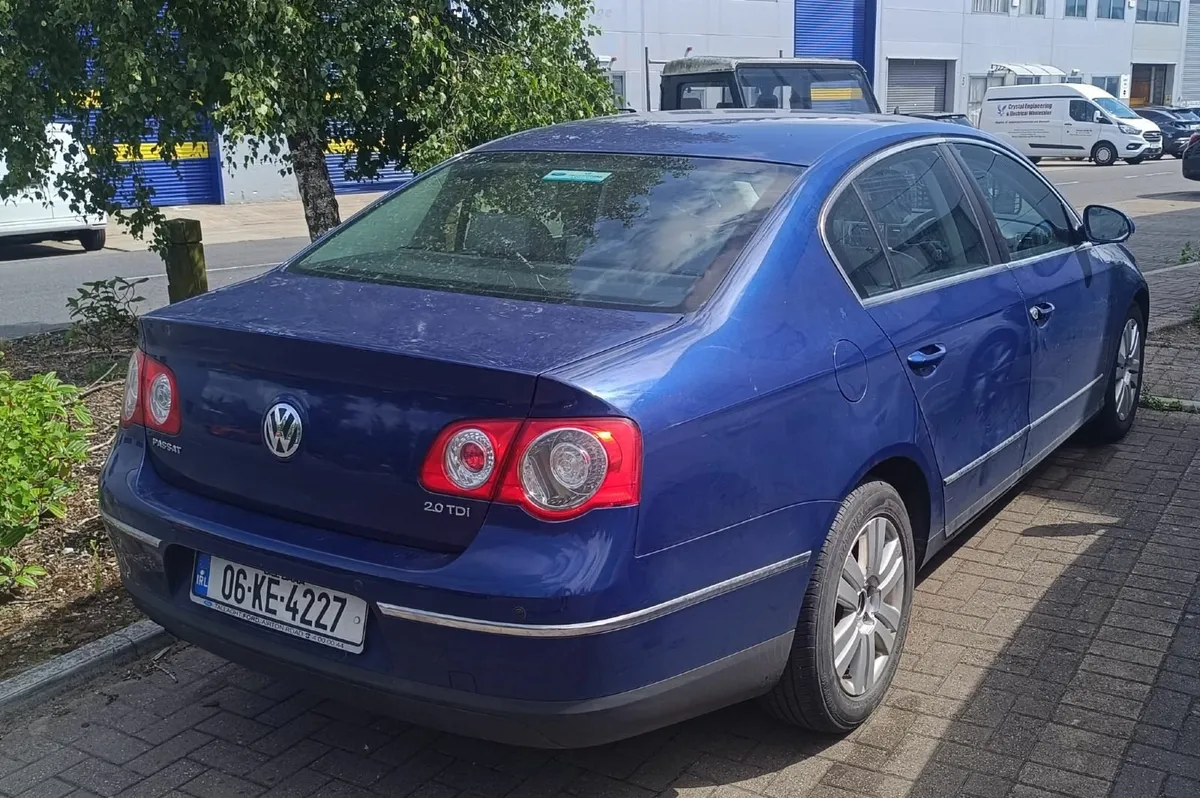Volkswagen Passat 2006 - Image 1