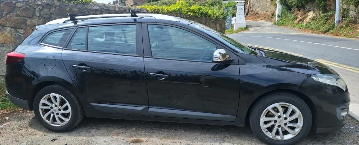 RENAULT Megane Estate. New NCT, New brakes fitted. - Image 4