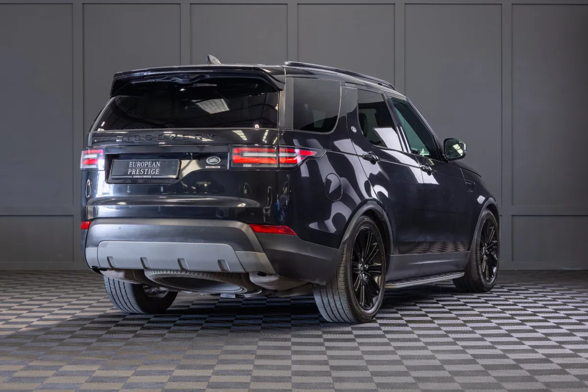 2018 Land Rover Discovery 3.0TD6 HSE 7 Seater - Image 3