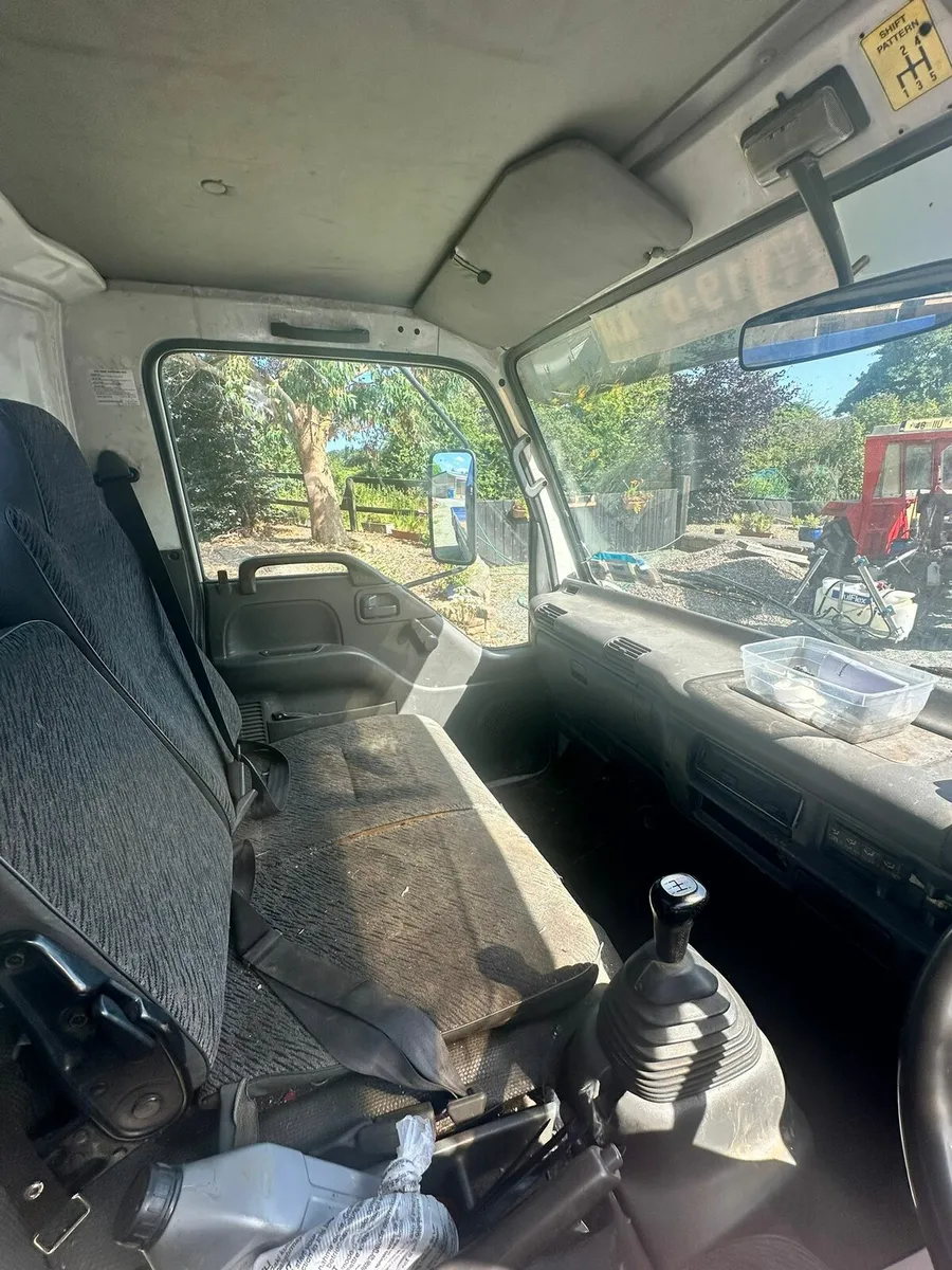 Pickup truck - Image 4