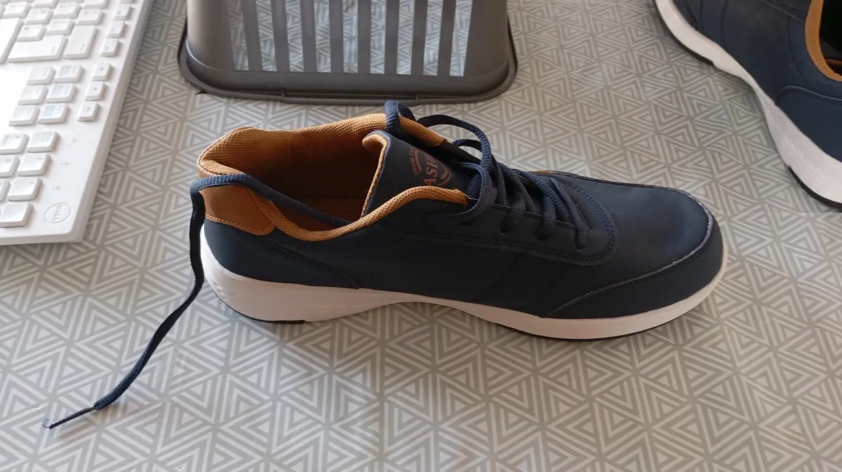 Men trainers (Brand New) - Image 2