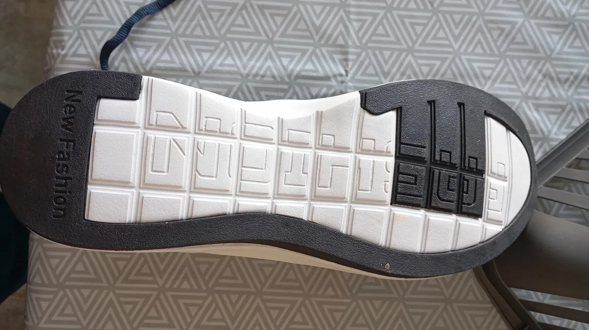 Men trainers (Brand New) - Image 4