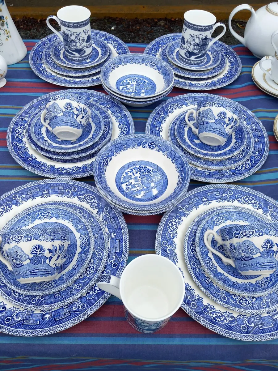 Great display of stalls - Image 4