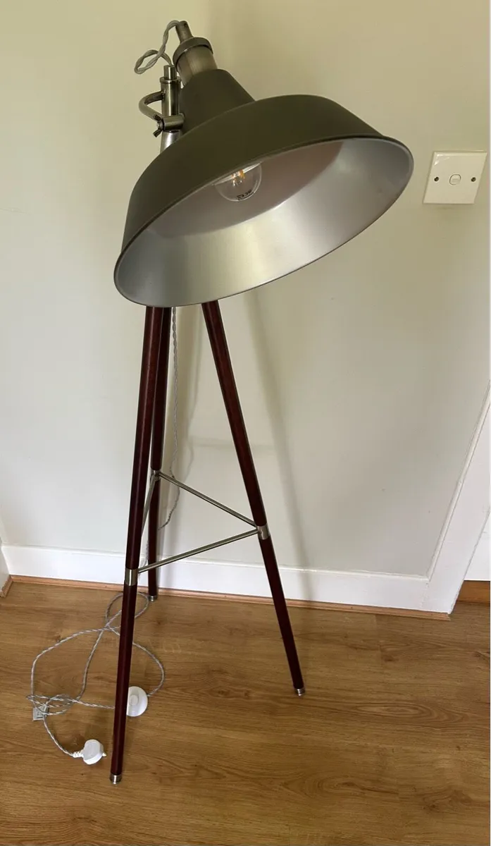 Industrial floor lamp - Image 1