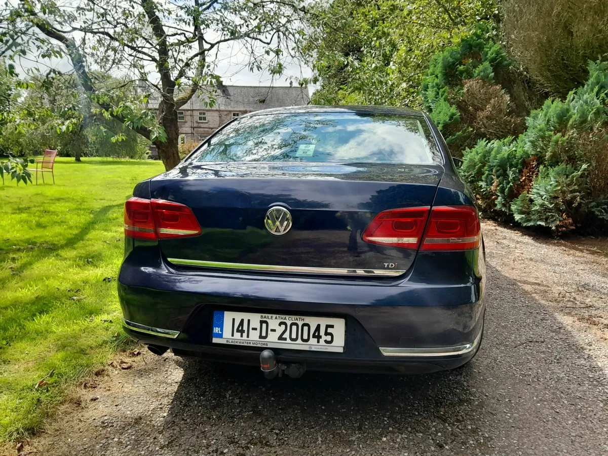 Volkswagen Passat 2014 - Image 2