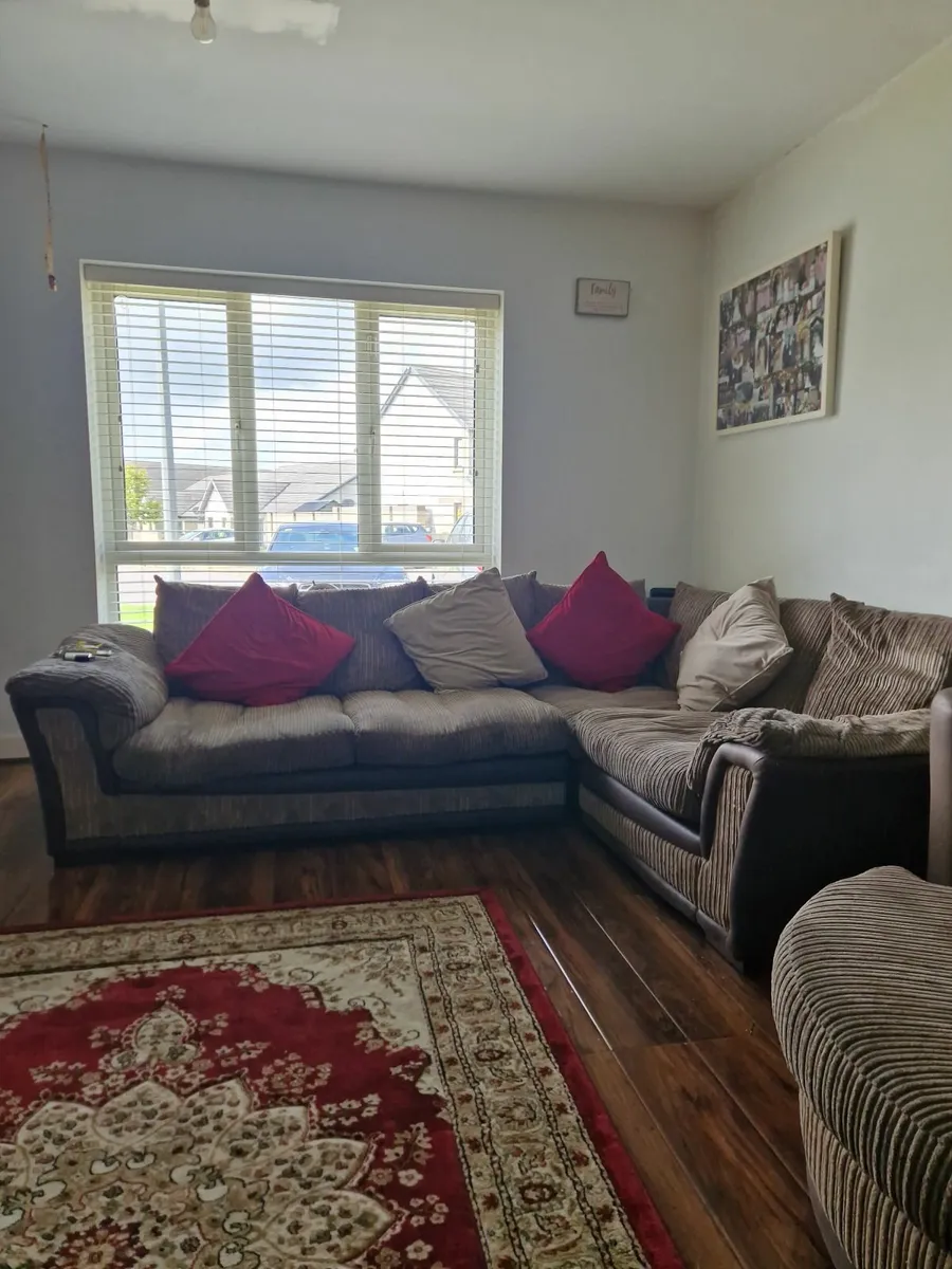 Couch - Image 2