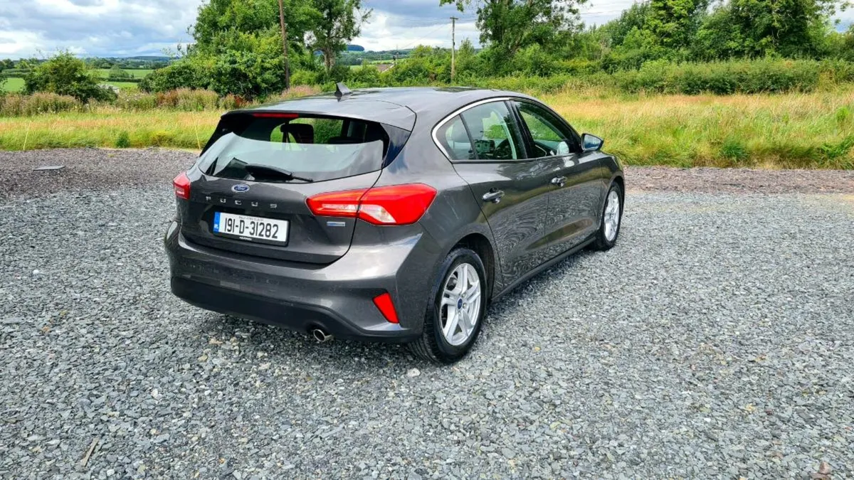 2019 ford focus 1.5 tdci very low mileage - Image 4