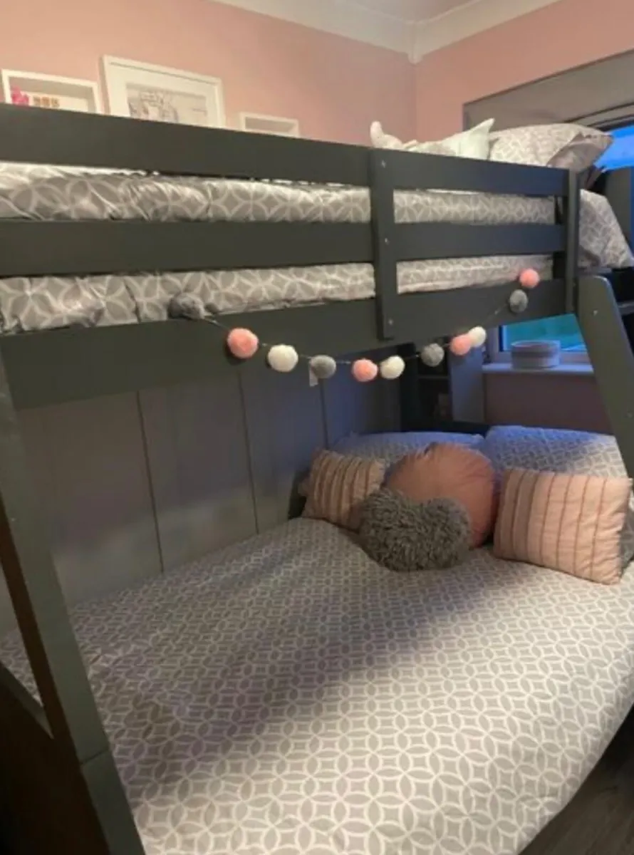 Bunk bed - Image 1