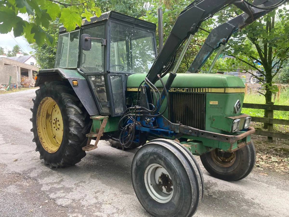 John Deere  3040 - Image 1