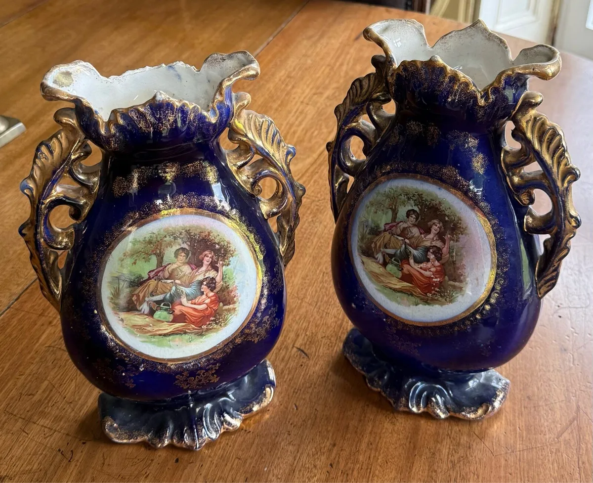 Set of 2 antique Austrian hand painted vases - Image 1
