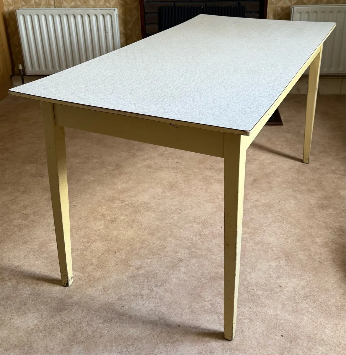 Kitchen table - Image 2