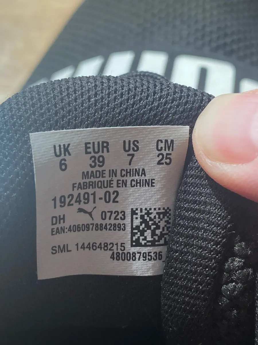 Ladies Puma trainers - Image 4