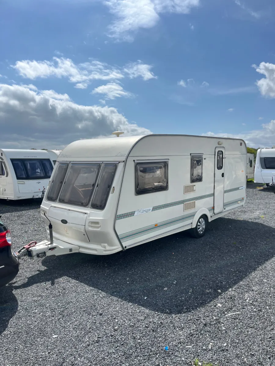 Coachman 4/5 Berth MINT STARTER Caravan - Image 2