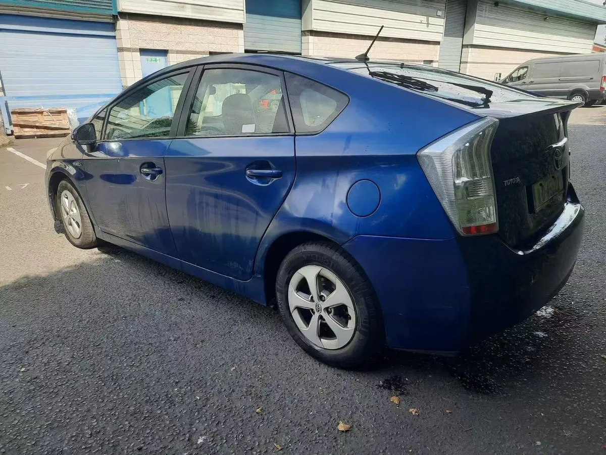 Toyota Prius 2011 hybrid automatic - Image 2