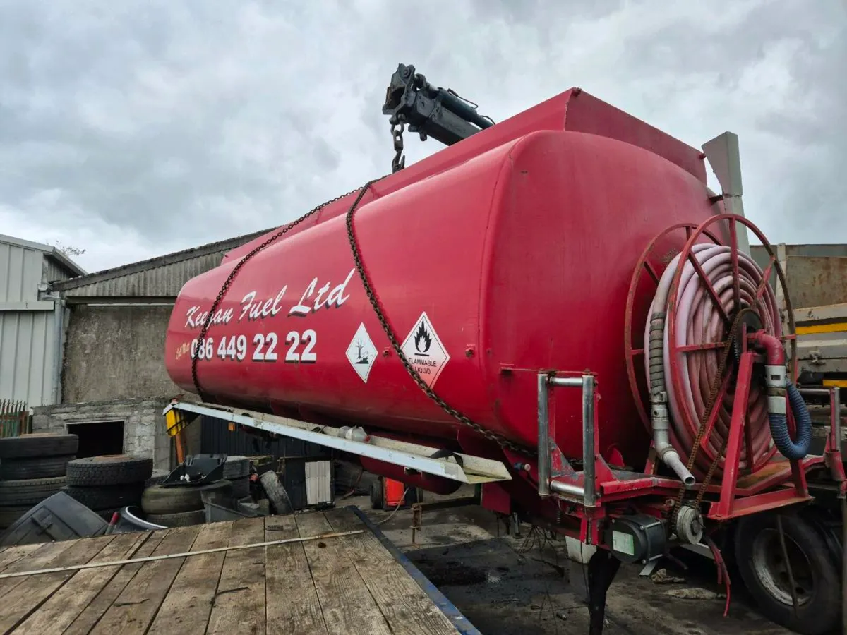 Oil tank for storage - Image 1