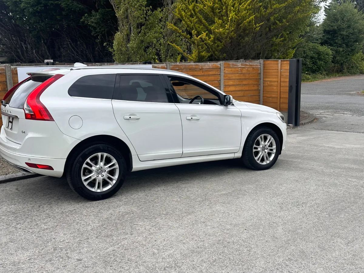 VOLVO XC60 D4 AUTO SE LUX PREMIUM - Image 3