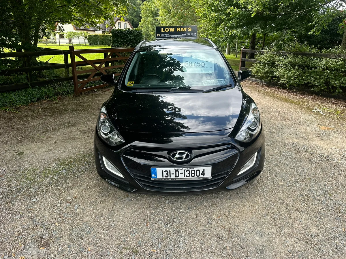 13 HYUNDAI I30 EST LOW KMS - Image 4