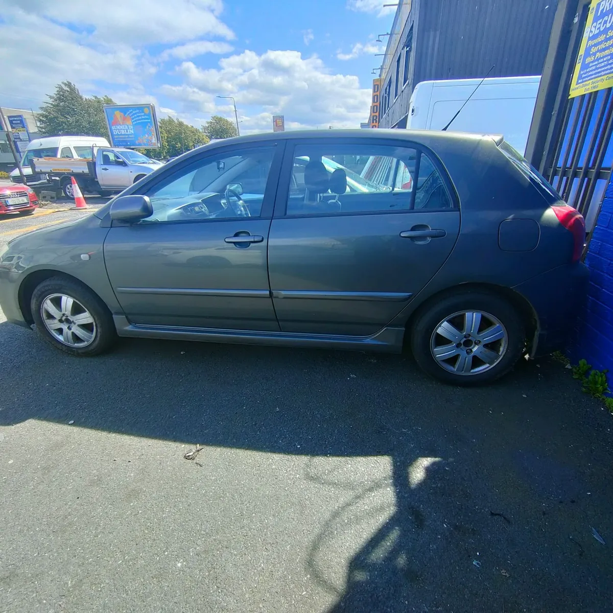 Toyota Corolla 2005 - Image 2