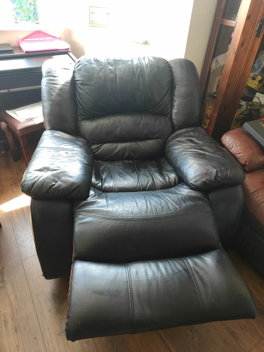 Armchair - Image 1