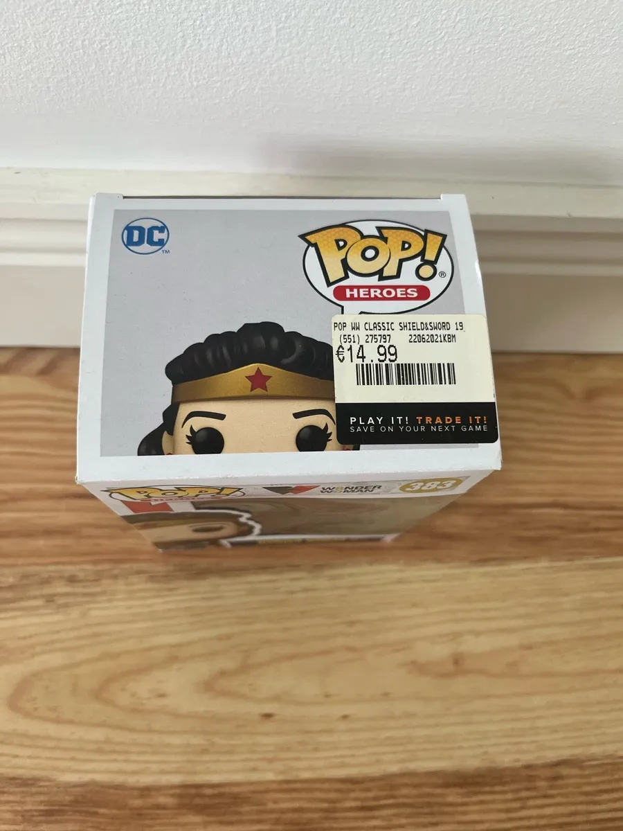 Wonder Woman Golden Age Funko Pop - Image 4