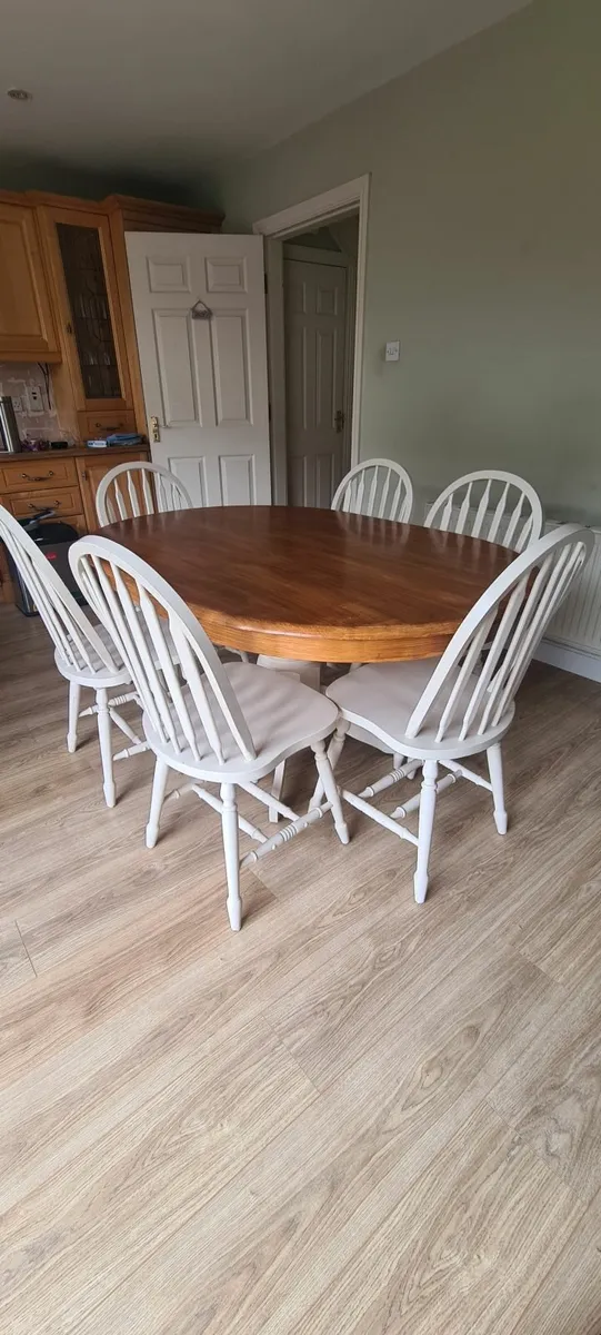 Dining table - Image 1