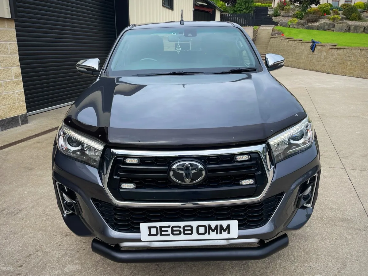 182 2018 TOYOTA HILUX 2.4 D4D INVINCIBLE X AUTO - Image 4